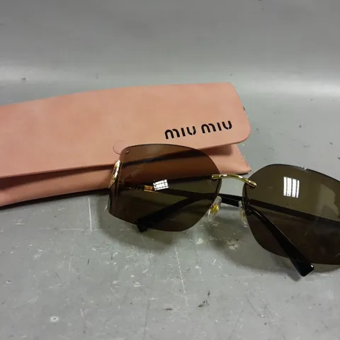 MIU MIU RIMLESS LOGO FRAMED SUNGLASSES