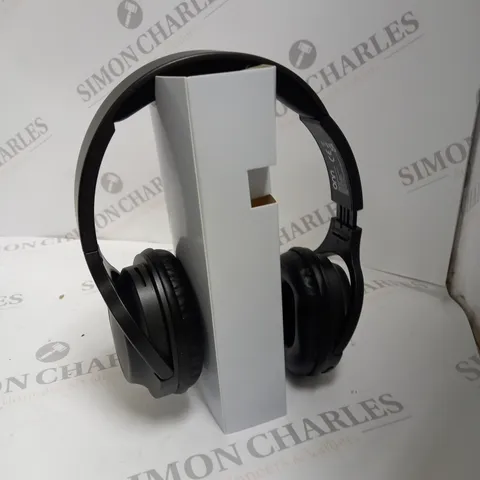 BOXED ONN BLUETOOTH WIRELESS HEADPHONES 