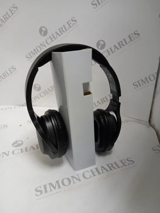 BOXED ONN BLUETOOTH WIRELESS HEADPHONES 