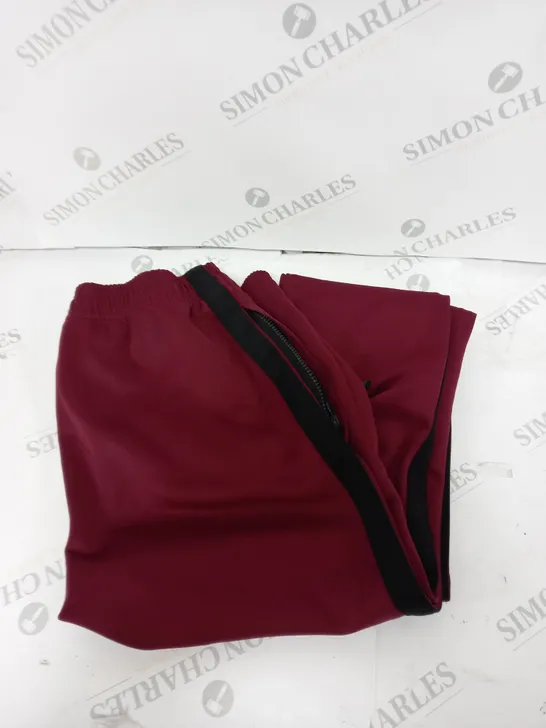 GYMKING TRAINING PANTS IN MAROON - L