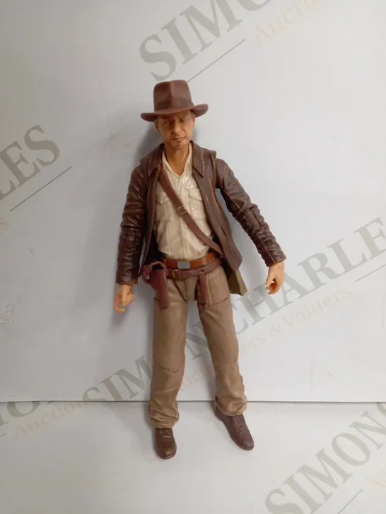 INDIANA JONES ADVENTURE SERIES: RAIDERS OF THE LOST ARK INDIANA JONES 15 CM ACTION FIGURE