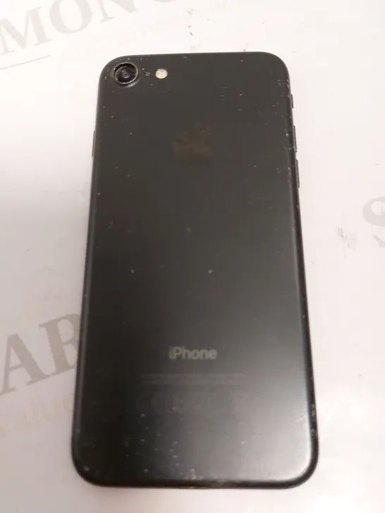 APPLE IPHONE 7 (A1778)