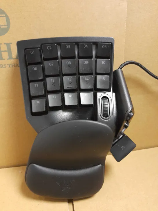 RAZER TARTARUS V2 MECHA-MEMBRANE GAMING KEYPAD 