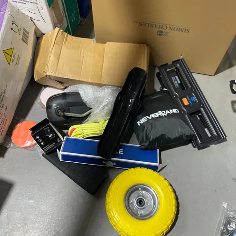 BOX OF ASSORTED ITEMS TO INCLUDE: PAINT CHIP REPAIR SYSTEM, WHEEL, SILICONE SUCKER ETC