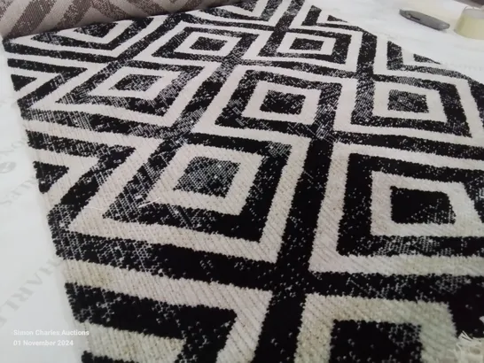 BRAND NEW PACO HOME 821 BLACK-WHITE 80X150CM RUG