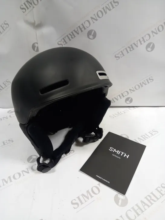 BOXED SMITH MAZE SNOW HELMET IN MATTE BLACK - L