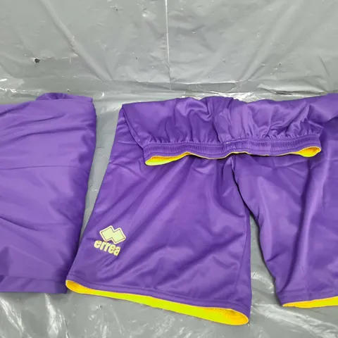 LOT OF FIVE PURPLE AND YELLOW SHORTS SIZE M