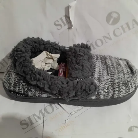 PAIR OF MUK LUKS ANAIS SLIPPERS - GREY MARL - UK SIZE 4