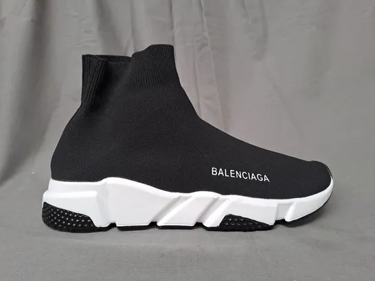 BOXED PAIR OF BALENCIAGA SHOES IN BLACK EU SIZE 41