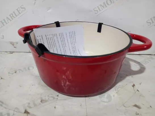 CAST IRON ROUND CASSEROLE DISH IN RED