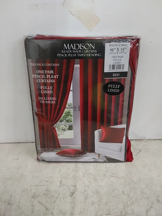 BAGGED HADLEY ROOM DARKENING PENCIL PLEAT CURTAINS - RED // SIZE: 117 X 137cm