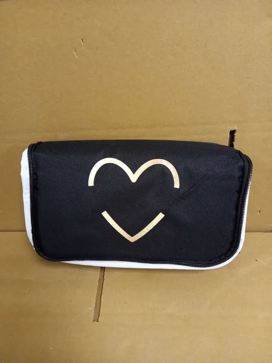 PERSONALISED GOLD HEART LUNCH BAG RRP £17.99