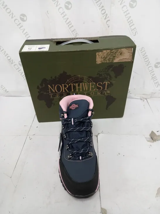 BOXED PAIR OF NORTHWEST TERRITORY NAVY/PINK HIKING BOOTS SIZE 5 