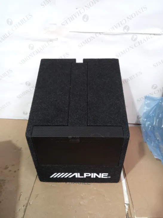 ALPINE SWE-815 20CM AMPLIFIED SUBWOOFER BOX 