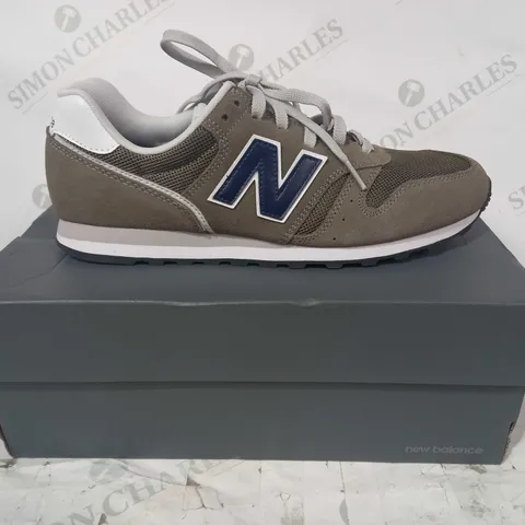 BOXED PAIR OF NEW BALANCE 373 TRAINERS IN OLIVE GREEN UK SIZE 10