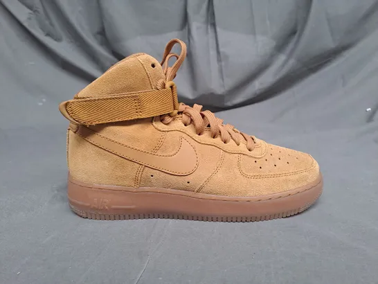 PAIR OF NIKE SUEDE HIGH TOPS IN TAN SIZE 6