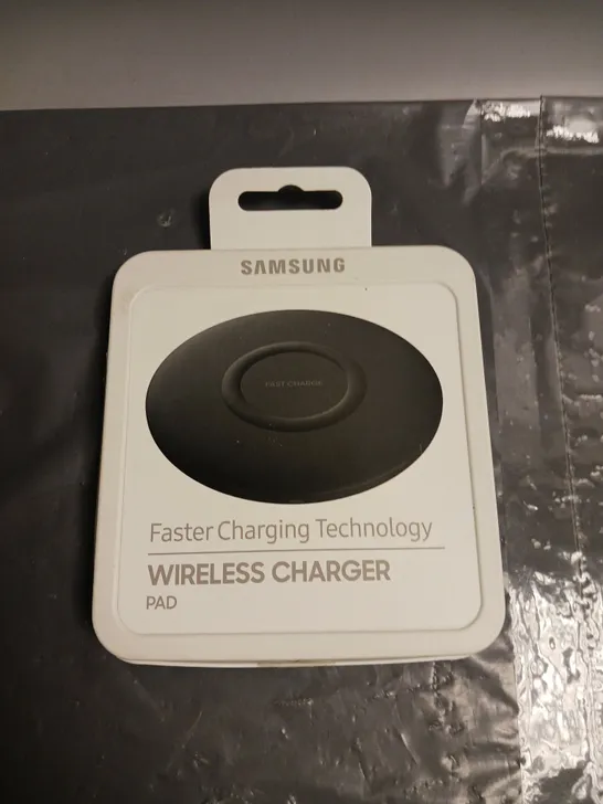 SAMSUNG WIRELESS CHARGER PAD FAST CHARGING TECHNOLOGY