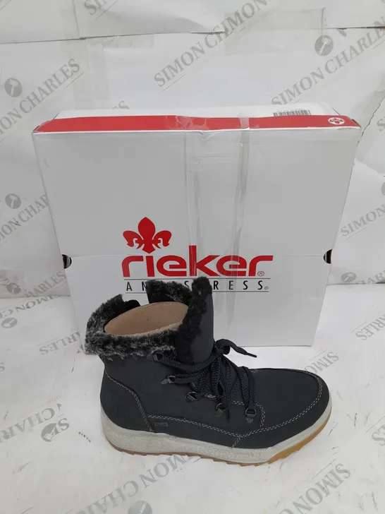 BOXED PAIR OF RIEKER WARM HIKING BOOTS, NAVY - SIZE 6 