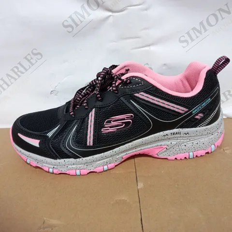 SKECHERS ADVENT PINK/BLACK TRAINERS - SIZE 6