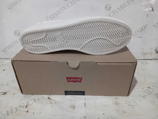 BOXED PAIR OF LEVIS PU SNEAKERS IN WHITE EU SIZE 39