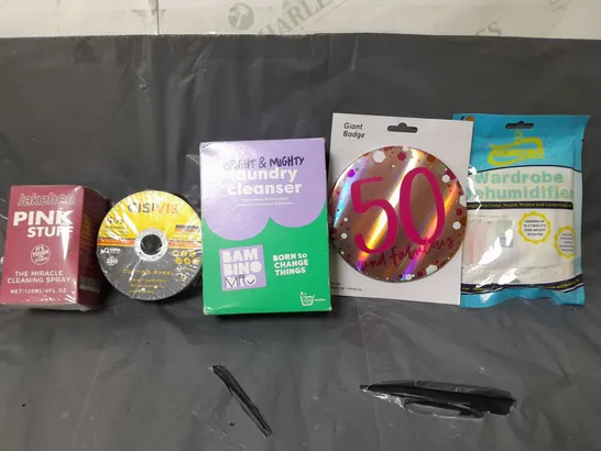 BOX OF APPROXIMATELY 14 ASSORTED ITEMS TO INCLUDE - CISIVIS CUTTING WHEEL , WARDROBE DEHUMIDIFIER , GAINT 50 AND FABULOUS BADGE ETC