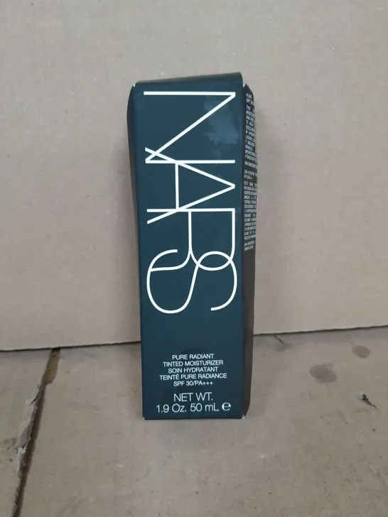 NARS COSMETICS PURE RADIANT TINTED MOISTURIZER SPF30/PA+++ L0 TERRE-NEUVE