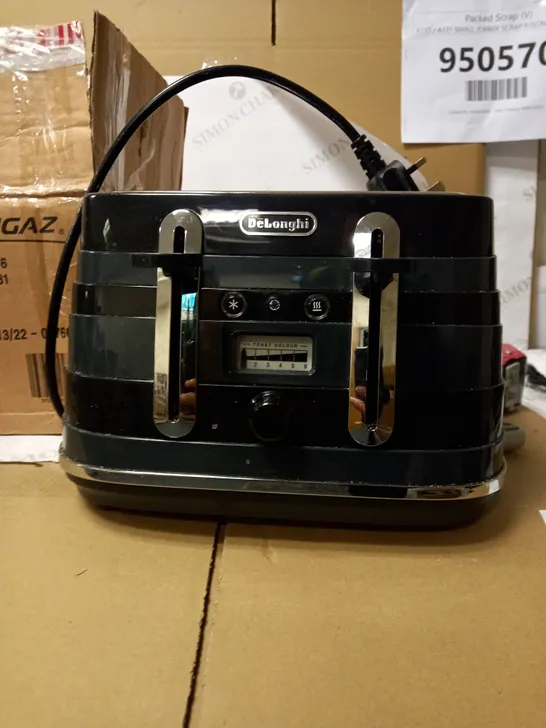 DELONGHI AVVOLTA FOUR SLICE TOASTER 