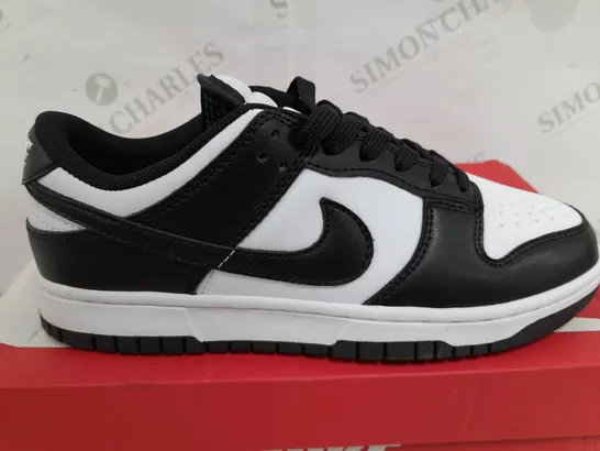 BOXED PAIR OF NIKE DUNK LOW RETRO IN BLACK/WHITE - UK 6