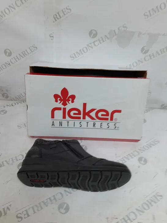 BOXED PAIR OF RIEKER LEATHER DOUBLE ZIP WATER RESISTANT BOOTS IN BLACK SIZE 5