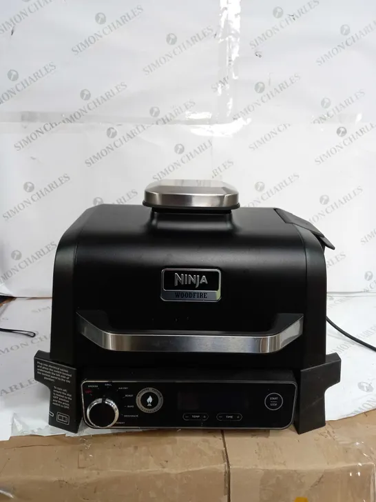 BOXED NINJA WOODFIRE ELECTRIC BBQ GRILL & SMOKER OG701UKQ