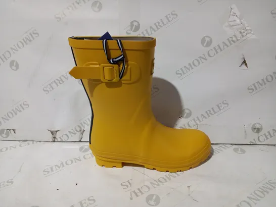 BOXED PAIR OF JOULES WELLINGTON BOOTS IN YELLOW UK SIZE 5