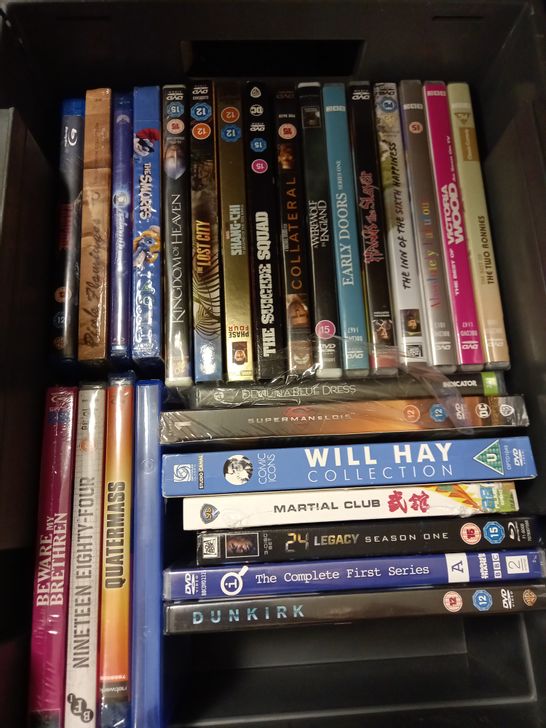LOT OF APPROX 25 ASSORTED DVD/FILMS TO INCLUDE THE LOST CITY, THE SMURFS, COLLATERAL, ETC