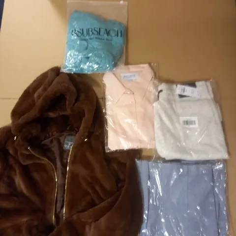 LARGE QUANTITY OF CLOTHING ITEMS TO INCLUDE , SWEATERS, JEANS, T-SHIRTS, ETC