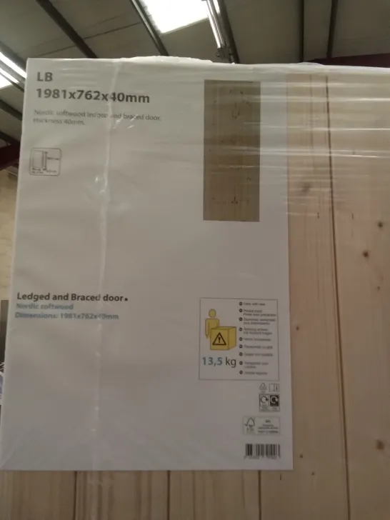 PACKAGED LB 1981 X 762MM NORDIC SOFTWOOD LEDGED AND BRACED DOOR