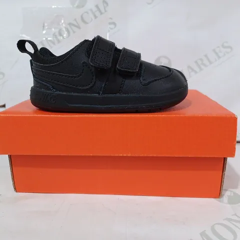 BOXED PAIR OF NIKE PICO 5 KIDS SHOES IN BLACK UK SIZE 4.5