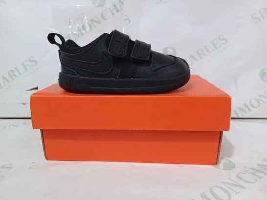 BOXED PAIR OF NIKE PICO 5 KIDS SHOES IN BLACK UK SIZE 4.5