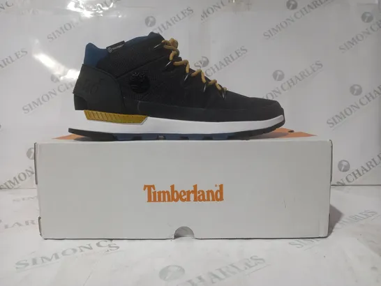 BOXED PAIR OF TIMBERLAND SPRINT TREKKER MID SHOES IN BLACK/BLUE UK SIZE 9