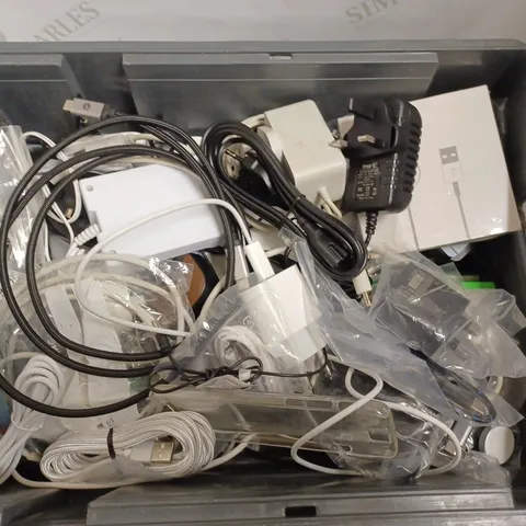 BOX OF APPROX 10 ASSORTED CABLES AND PLUGS FOR VARIOUS ITEMS