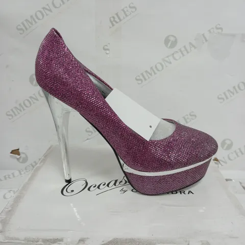 BOXED PAIR OF OCCASSIONS BY CASANDRA PURPLE HEELS SIZE 7