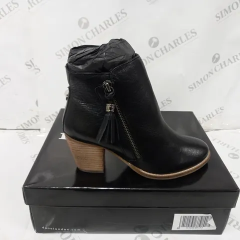PAIR OF DUNE BLACK PROFOUND TESSEL DETAIL ANKLE BOOTS SIZE 4