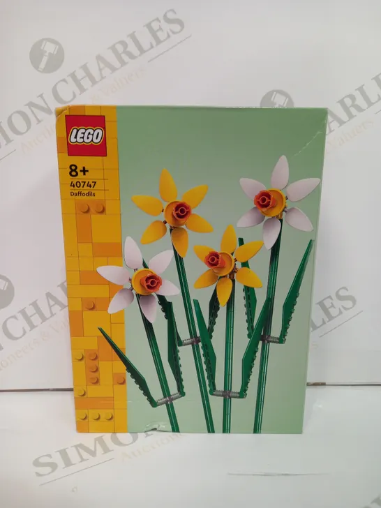 BOXED LEGO DAFFODILS - 40747