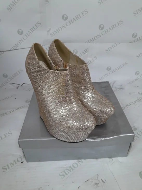 BOXED PAIR OF CASANDRA PLATFORM WEDGE ANKLE SHOE IN GOLD SHIMMER SIZE 6