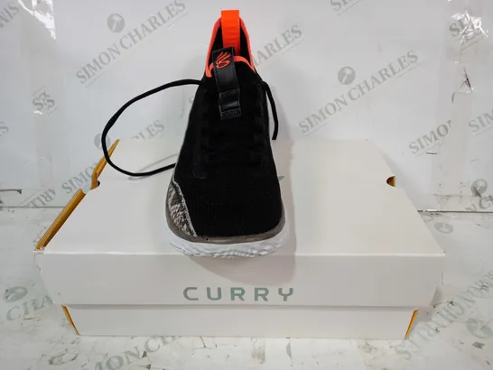 BOXED PAIR OF CURRY SNEAKERS IN BLACK/SNAKESKIN PATTERN/ORANGE UK SIZE 8