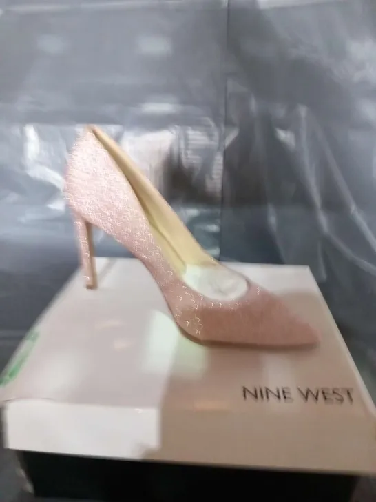 BOXED NINE WEST TATIANA PALE PINK SYNTHETIC COURTS SIZE 9