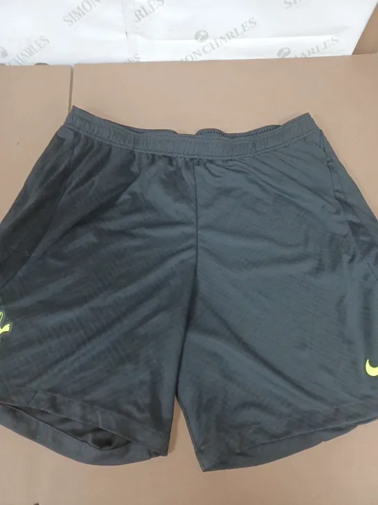 NIKE TOTTENHAM HOTSPUR SHORTS IN BLACK - XXL