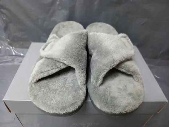 VIONIC INDULGE RELAX SLIPPERS IN GREY - UK 7