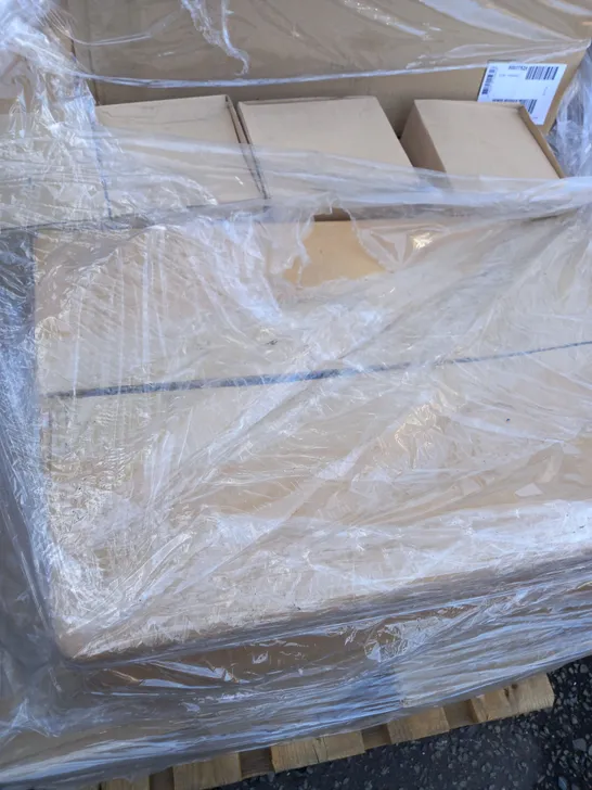 LARGE PALLET OF ASSORTED CLARINS DISPLAY AND PROMOTIONAL PRODCTS TO INCLUDE; PORE PERFECTING MATIFYING UNIT, PLUG TRANSFORMER WITH POWER ADAPTER AND GRAPHIC INK LINER DISPLAY UNIT