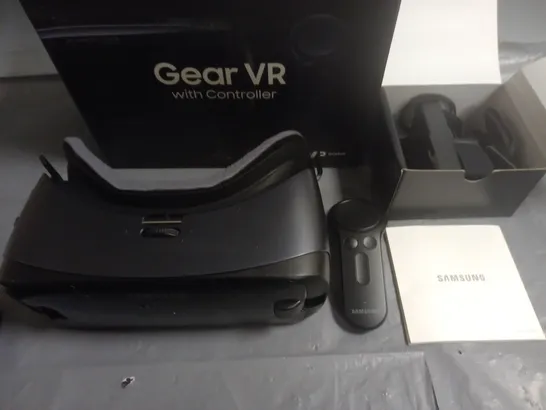 SAMSUNG GEAR VR WITH CONTROLLER