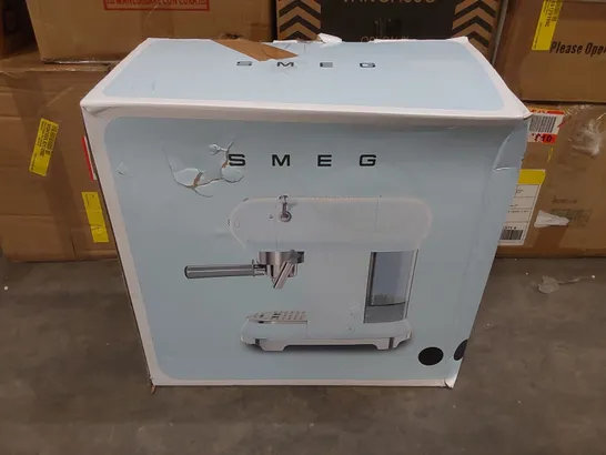 BOXED SMEG 50s STYLE SEMI-AUTOMATIC ESPRESSO MACHINE 