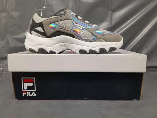 BOXED PAIR OF FILA SELECT LOW SHOES IN GREY/VIOLET W. PRISMATIC EFFECT UK SIZE 4